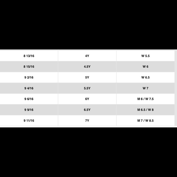 NIKE AIR FORCE 1 LV8 - Picture 7 of 7